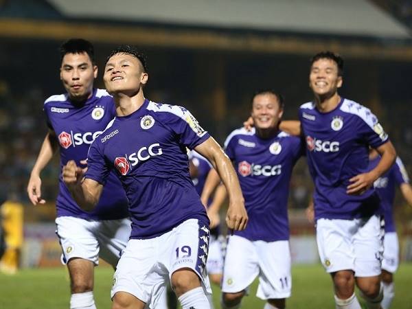 Bóng đá Việt Nam tối 30/3: Các đội bóng V-League quyết định "xả trại" mùa Covid-19
