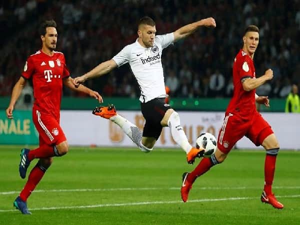 Nhận định Eintracht Frankfurt vs Bayern Munich 6/8