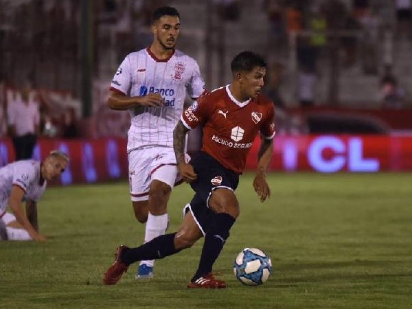 Soi tỷ lệ kèo châu Á Independiente vs Huracán, 7h30 ngày 17/8